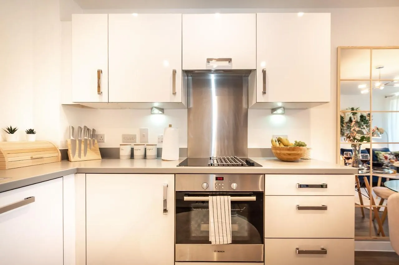 Best Price - Contact Us -Cityscape Beautiful Apartment In The Heart Of The Action Southampton