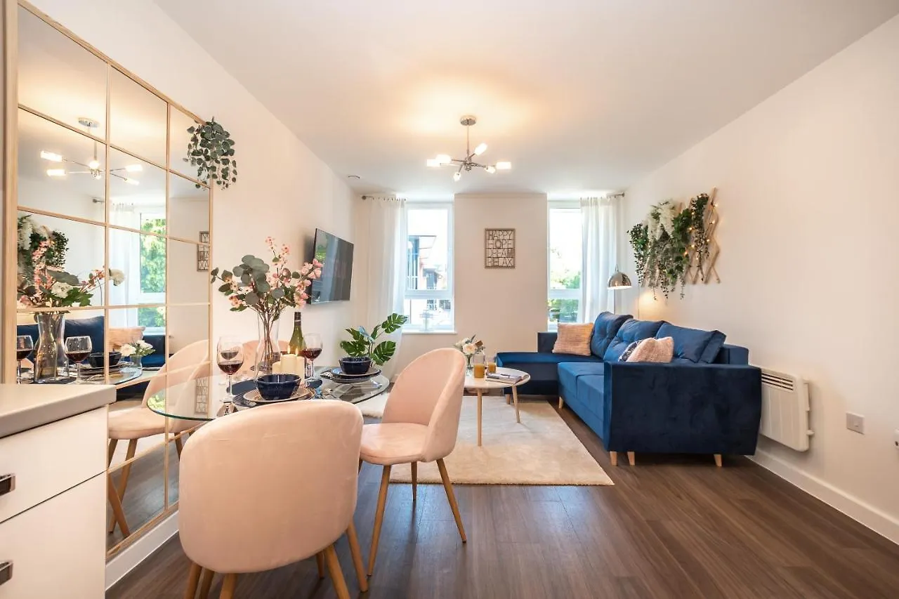 Best Price - Contact Us -Cityscape Beautiful Apartment In The Heart Of The Action Southampton