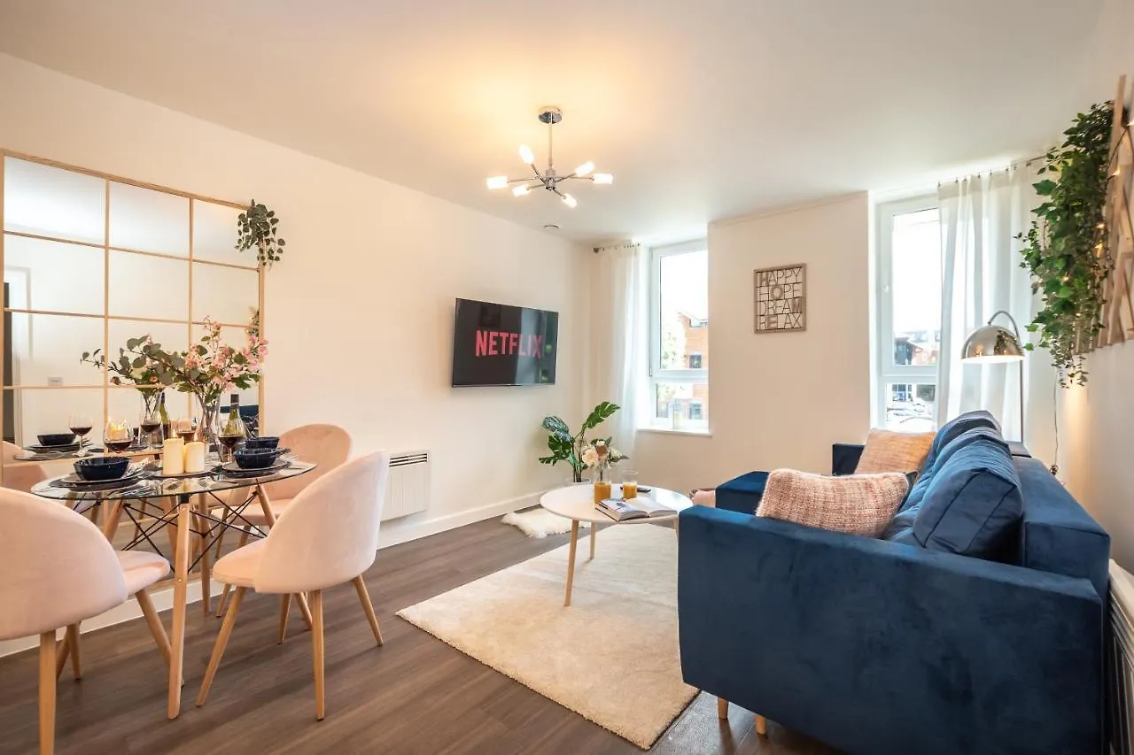 Best Price - Contact Us -Cityscape Beautiful Apartment In The Heart Of The Action Southampton 0*,  United Kingdom