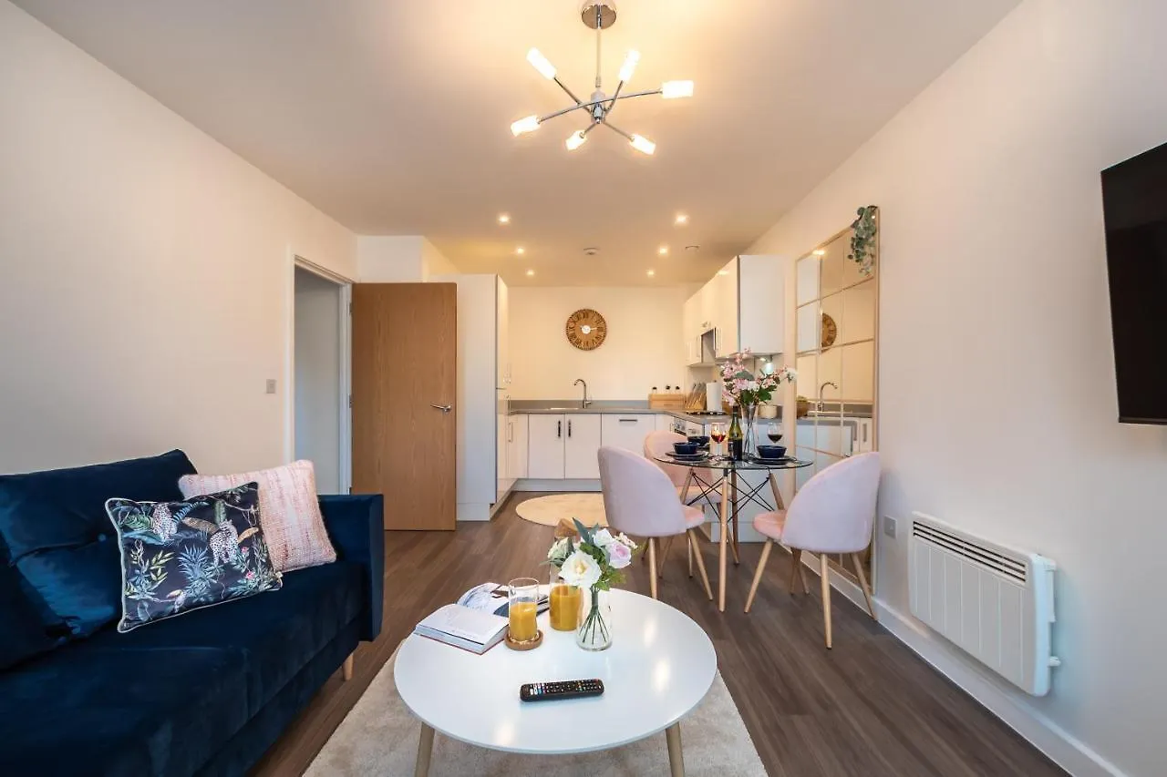 Best Price - Contact Us -Cityscape Beautiful Apartment In The Heart Of The Action Southampton United Kingdom